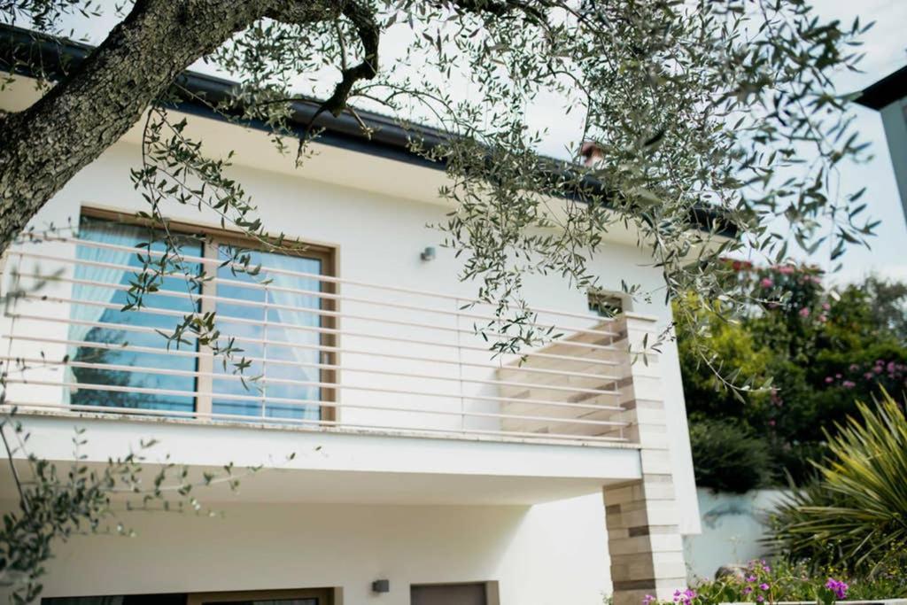 ガルドーネ・リヴィエラ Casa Chiaraヴィラ エクステリア 写真